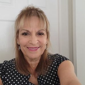 Meet your Posher, Denise